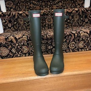 Hunter Boots, Tall Olive Green Like new condition